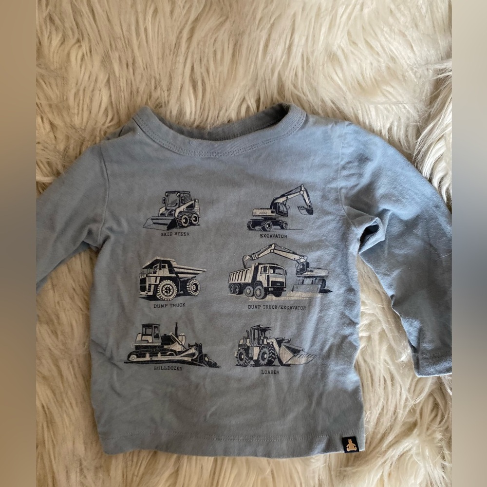 Baby Gap long sleeve truck tee in 12-18 months